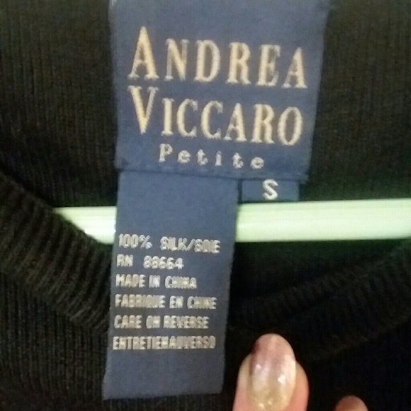 Like NEW Black sweater~type sleeveless top - Picture 2 of 2